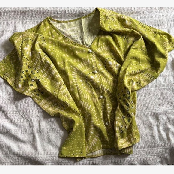 Green Floral Abstract Boho Batwing Sleeve Loose Fitting Shirt - Picture 9 of 10